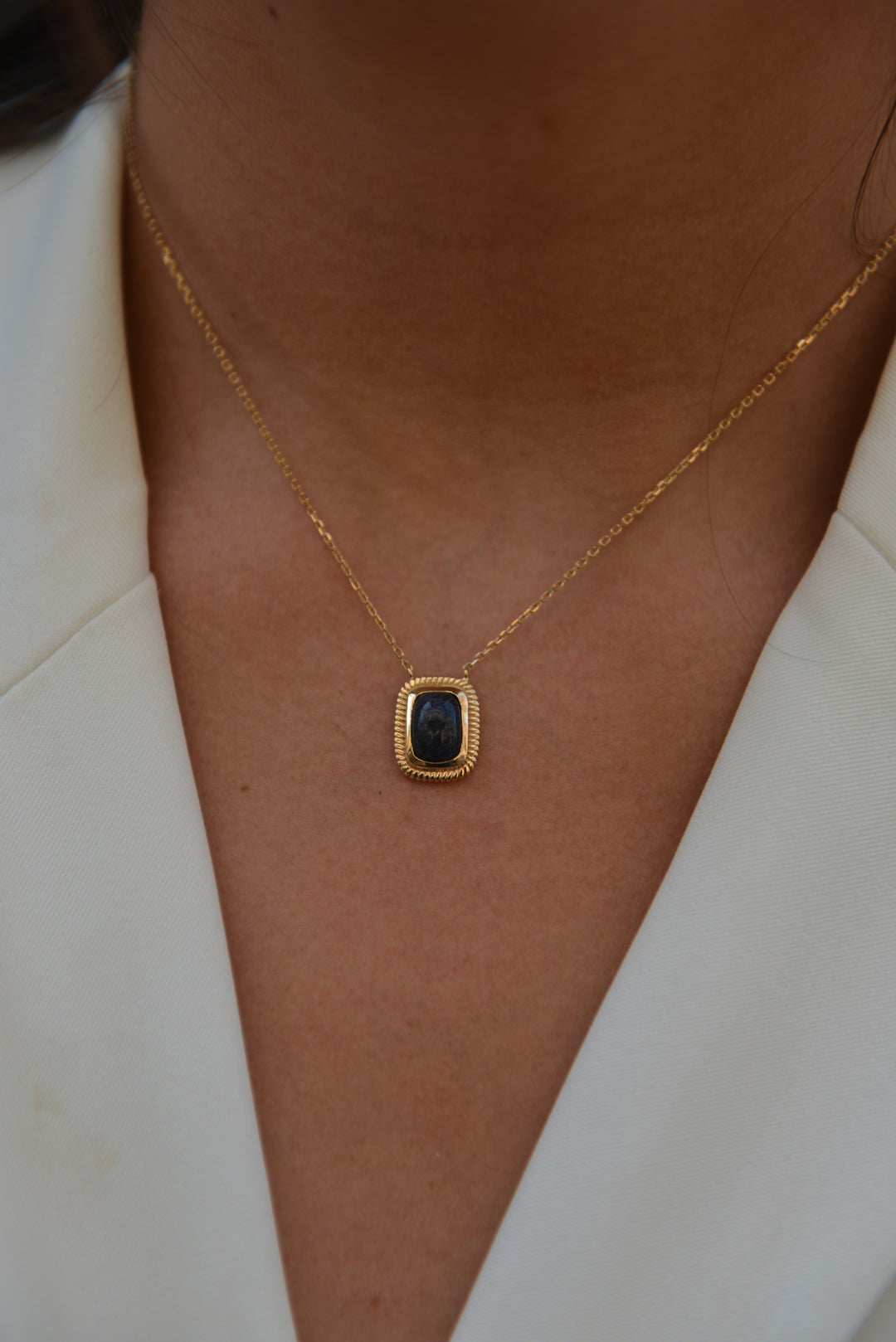 Collier Plaqué or & pendentif aventurine noire Ursula