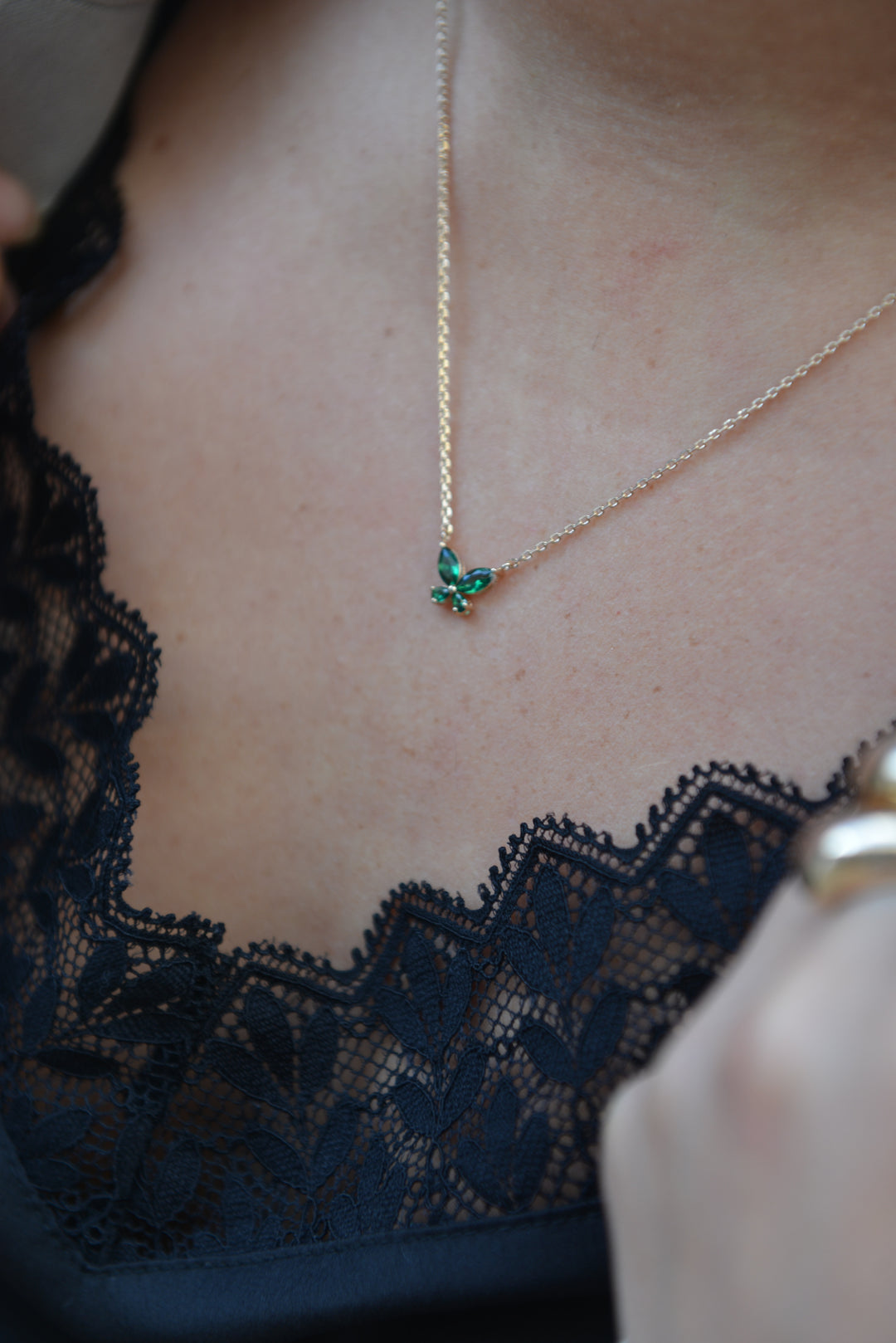 Collier Plaqué or motif papillon & Oz vert Mariposa