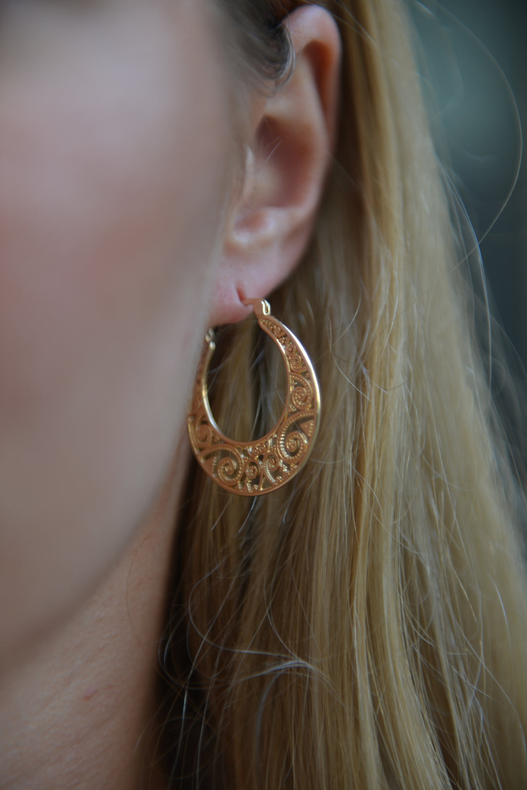 Boucles d'oreilles Plaqué or créoles motifs antiques Sirius