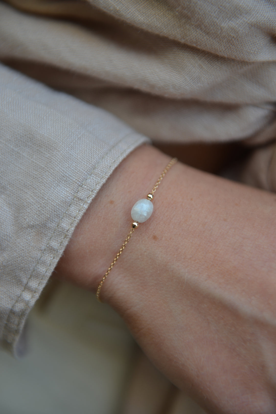 Bracelet Plaqué Or & Pierre de lune Galet
