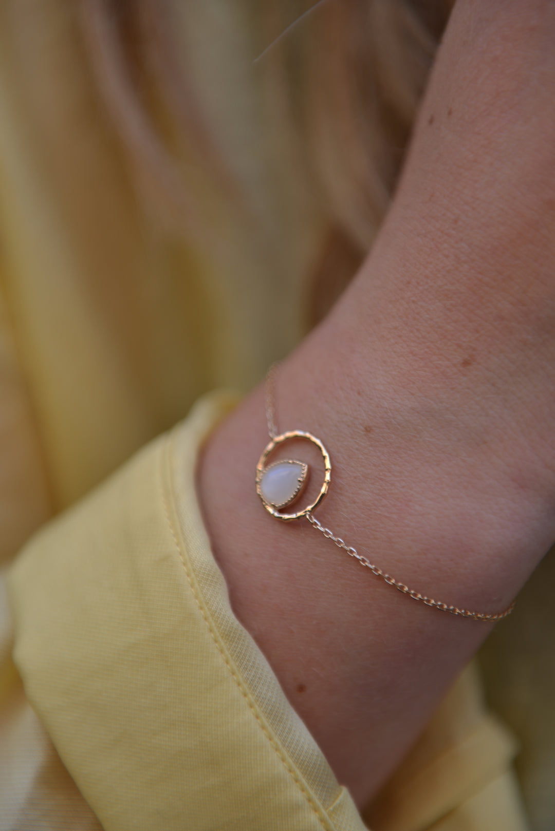 Bracelet Plaqué Or & Pierre de lune Amare