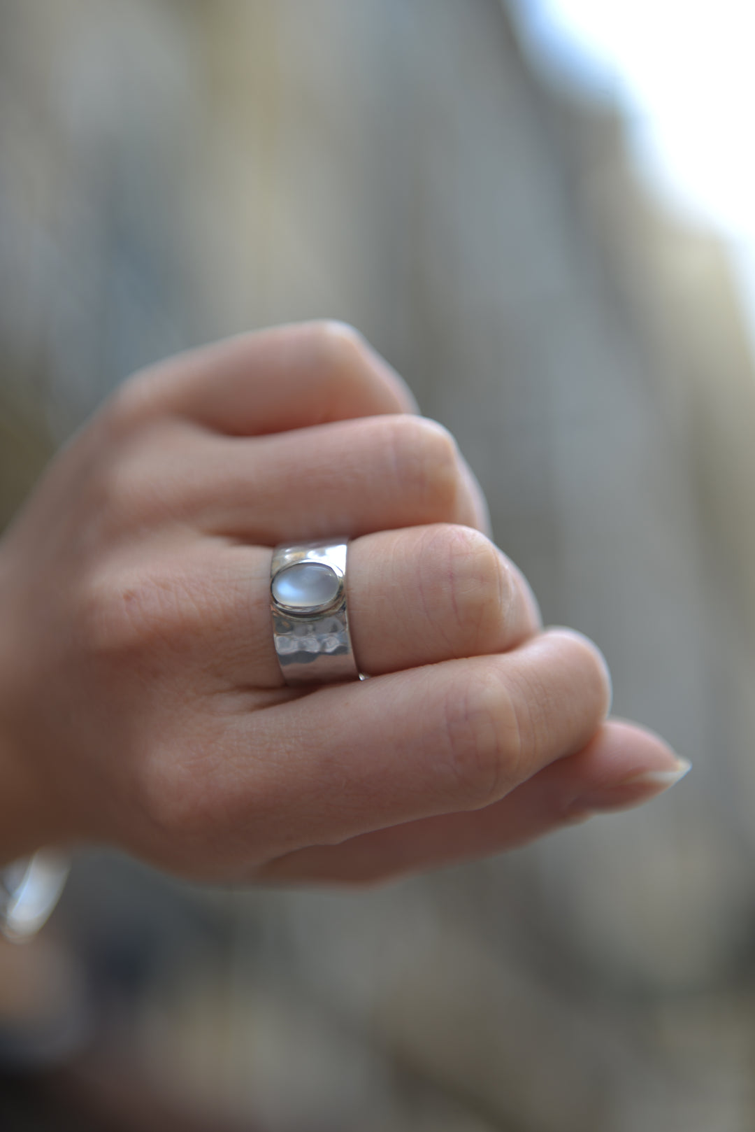 Bague Argent 925 & Pierre de Lune effet martelé Luna