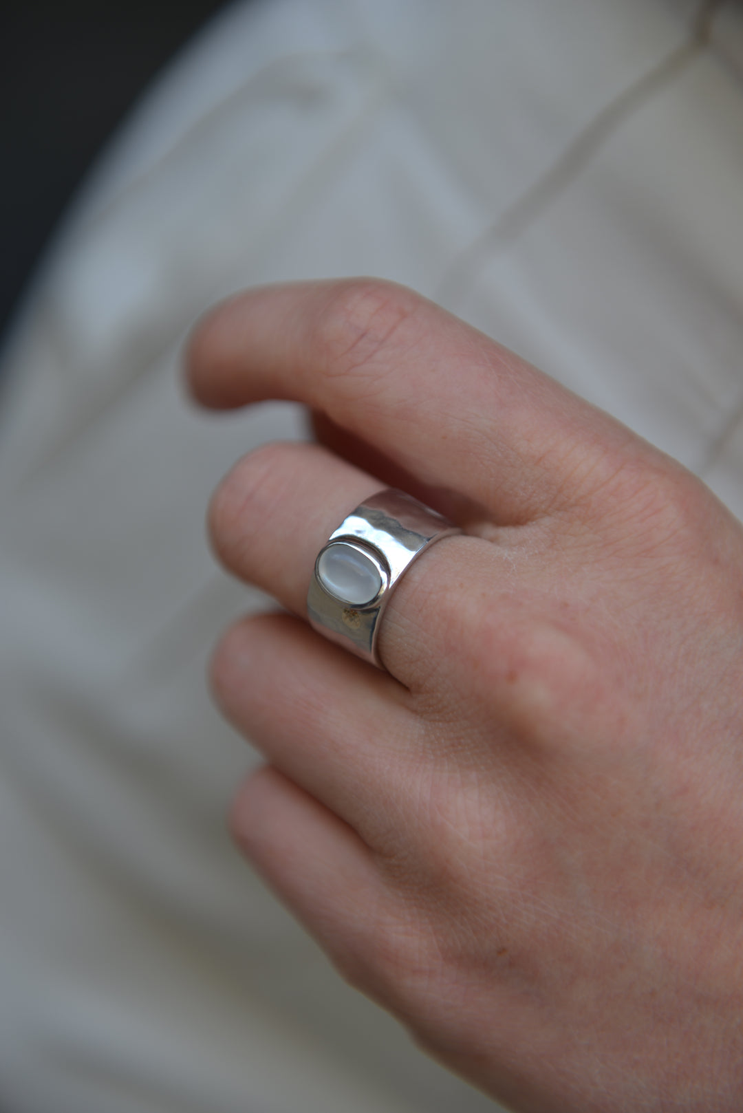 Bague Argent 925 & Pierre de Lune effet martelé Luna