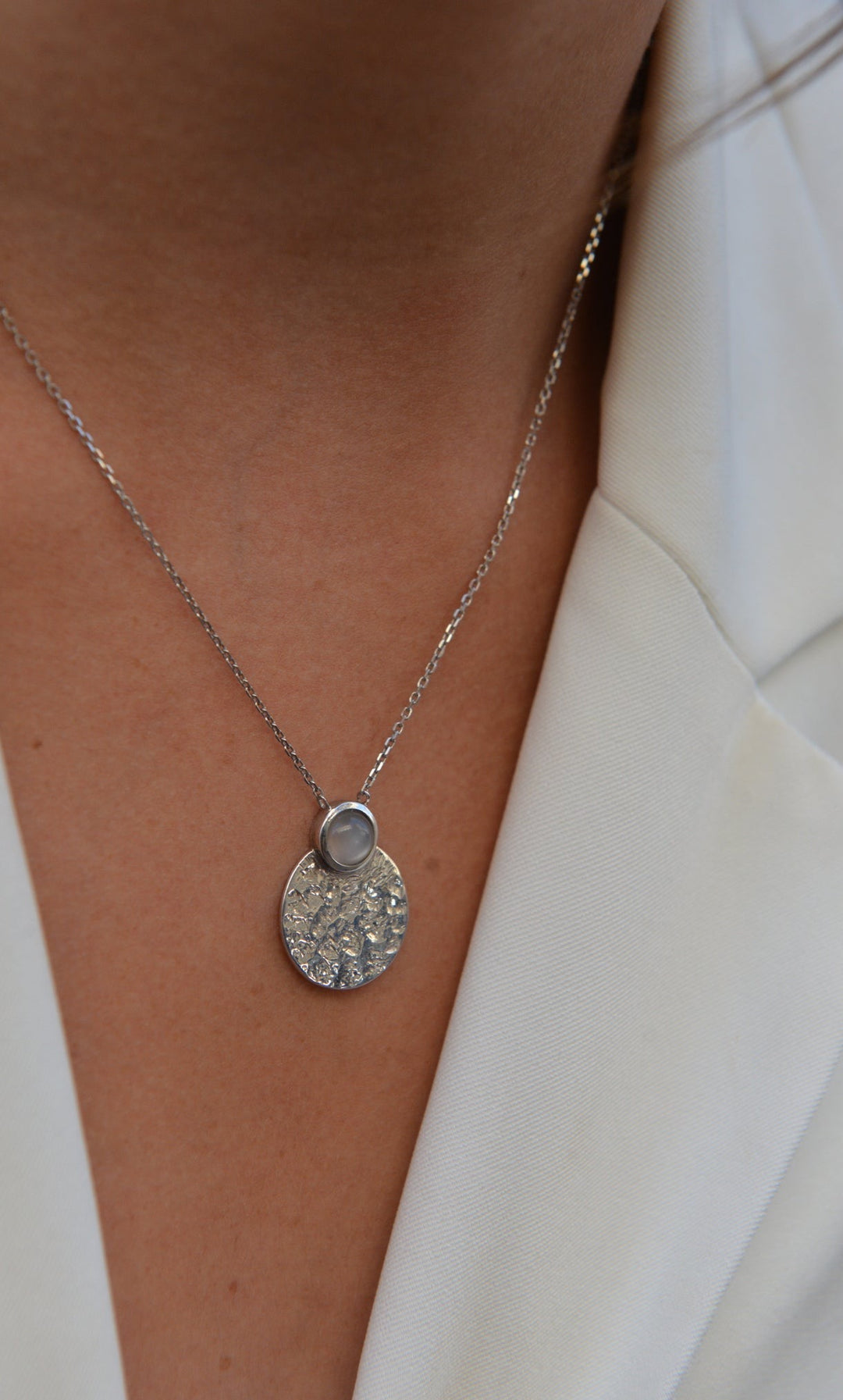 Collier Argent 925 motif rond effet martelé Pierre de lune Tara