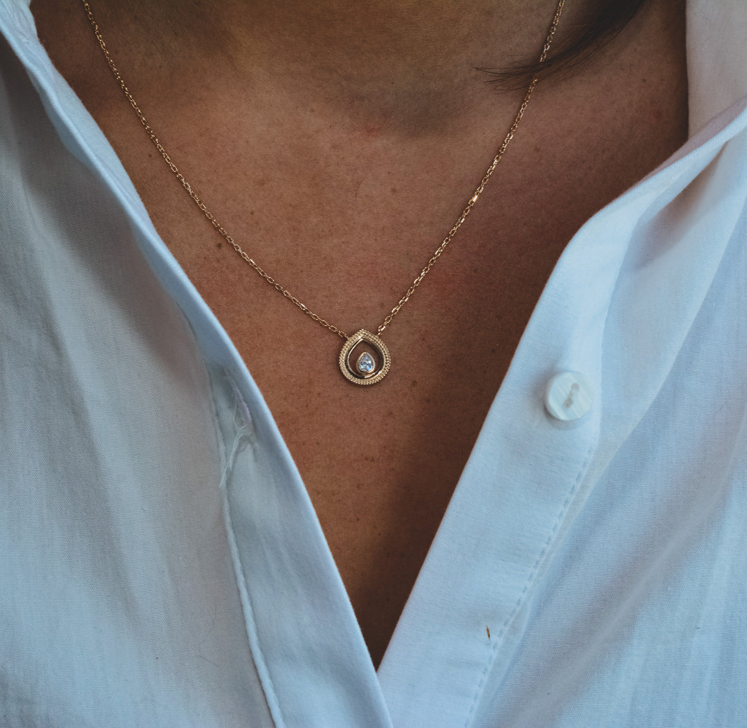 Collier Plaqué Or & OZ forme goutte Anthéa