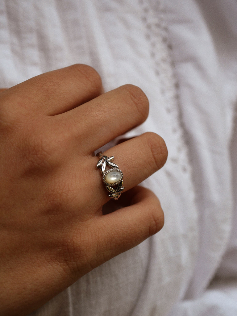Bague Vintage En Argent 925 Et Nacre - Taille 58, Occasion, Origine France