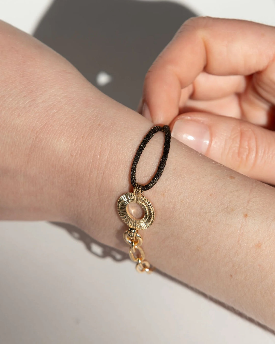 Bracelet Plaqué Or & Tissu noir pailleté Tesselle Saunier