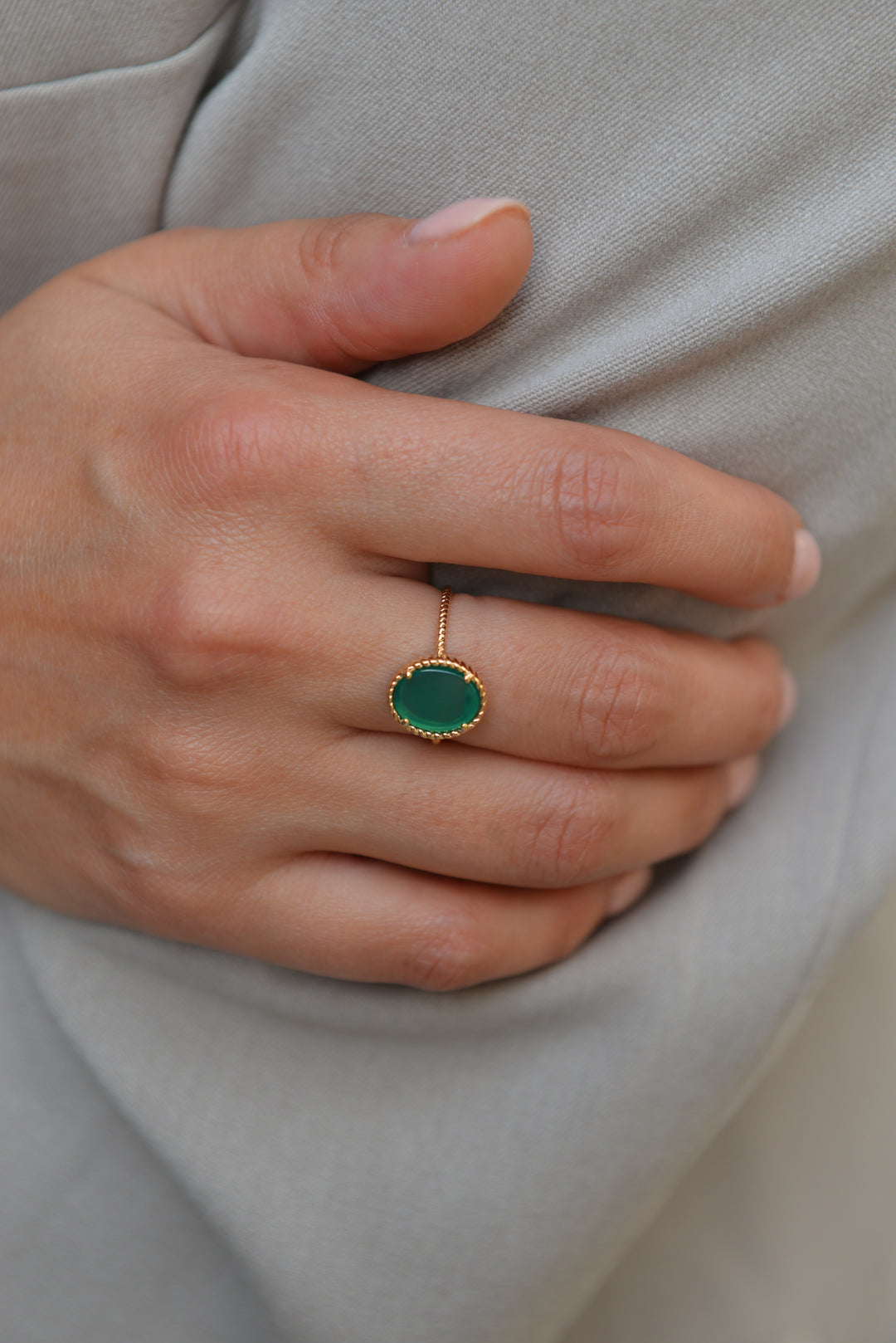 Bague en plaqué or et Agathe verte Anastasia