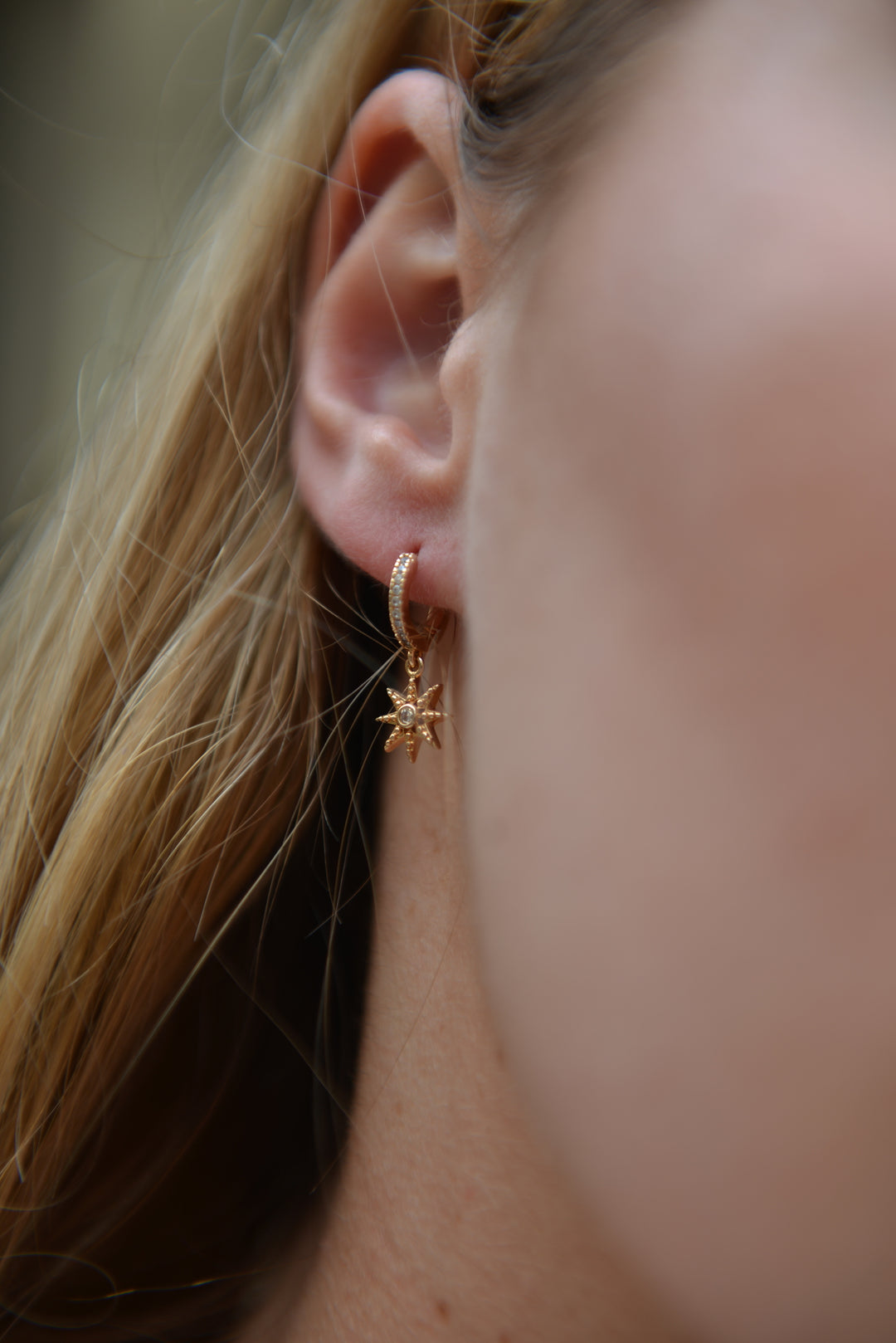 Boucles d'oreilles plaqué or créole pampille motif étoile Rika