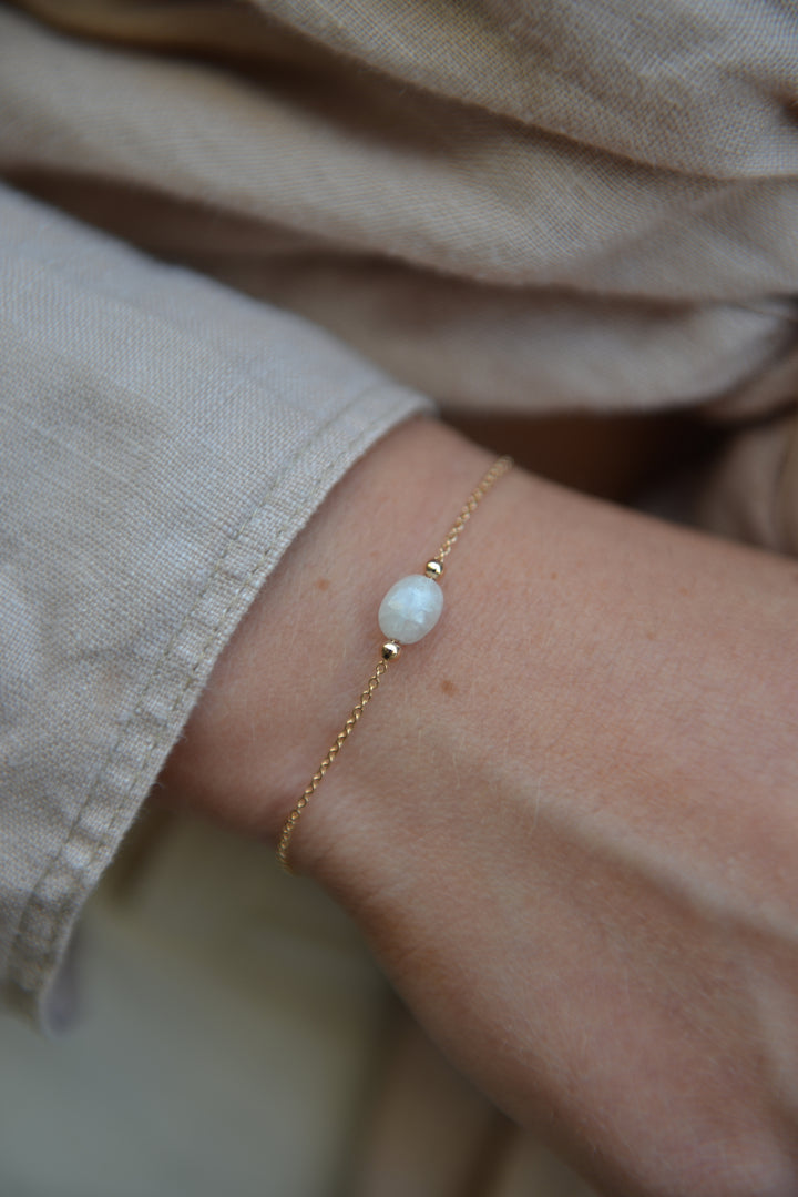 Bracelet Plaqué Or & Pierre de lune Galet