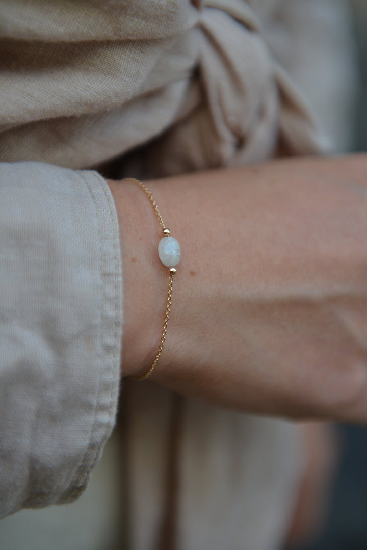 Bracelet Plaqué Or & Pierre de lune Galet