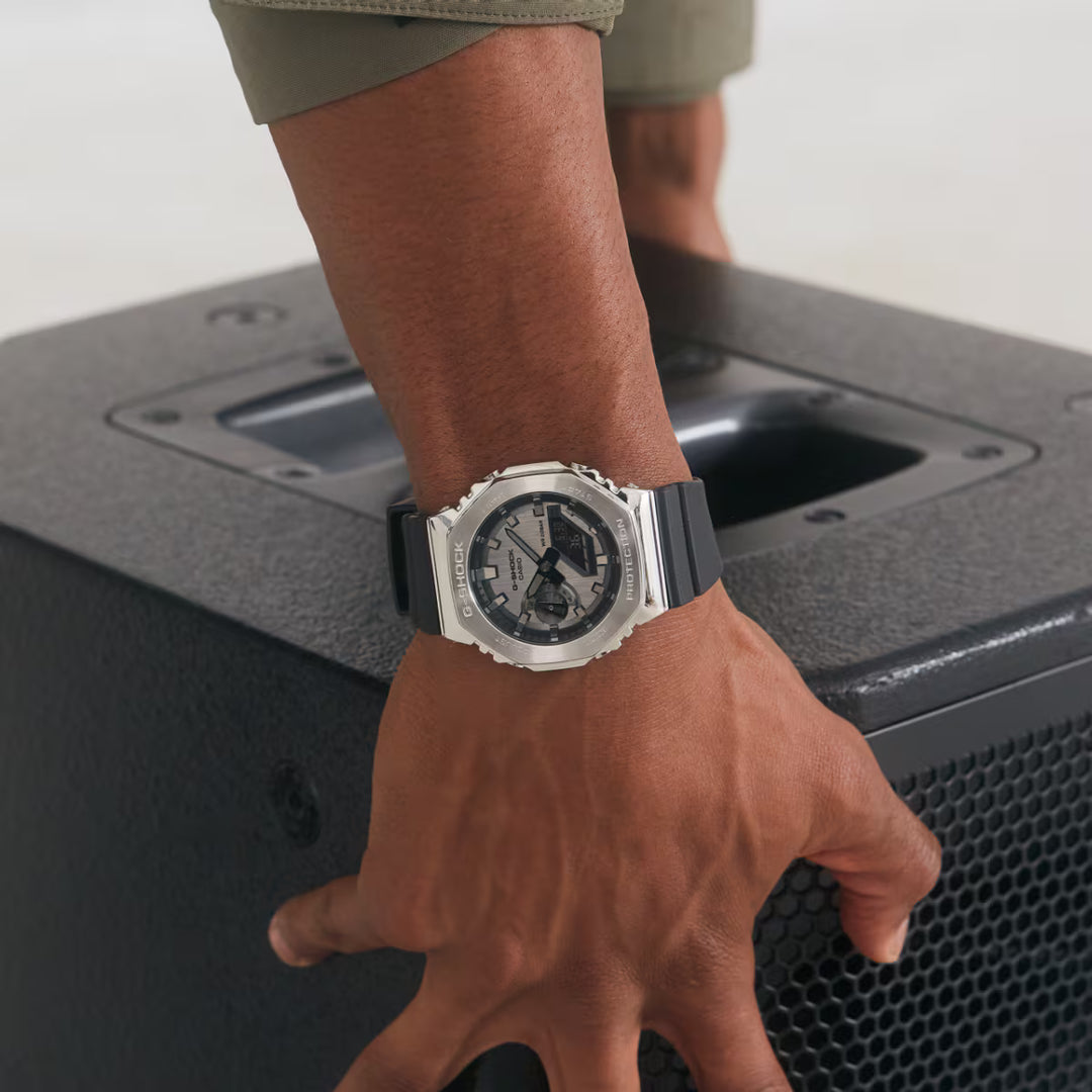 Montre Casio G-Shock GM-2100M-1A